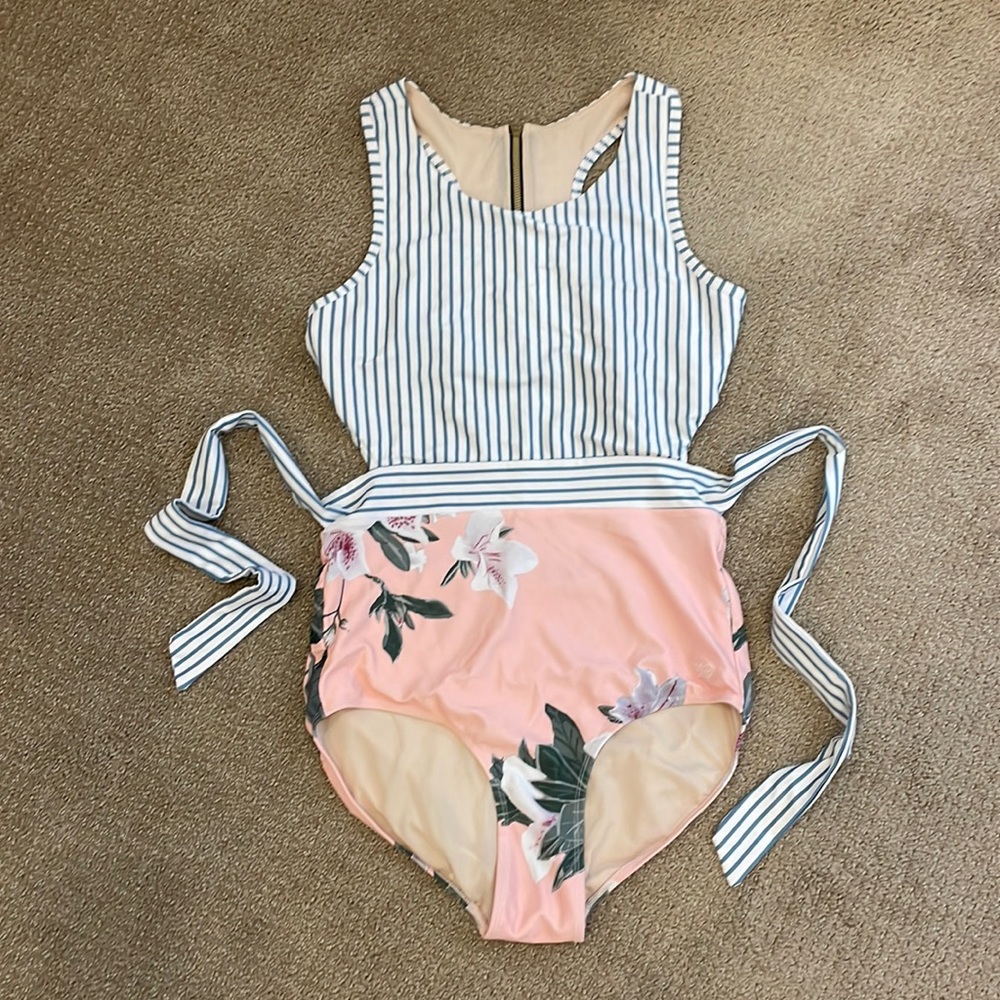 Albion fit Island Fever One-peice swim suit M VGUC